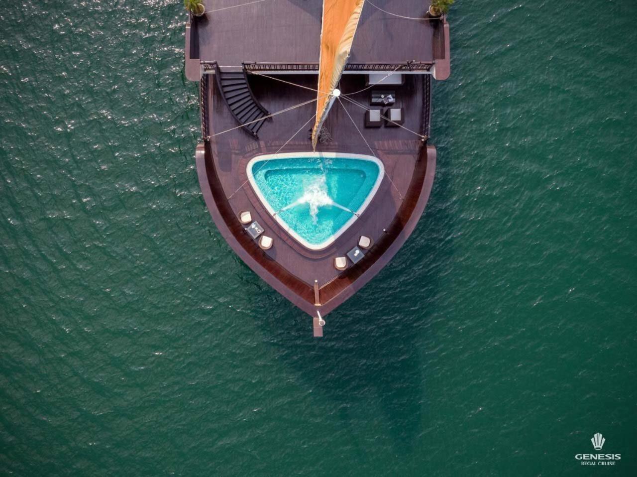 Genesis Luxury Regal Cruises Hotell Ha Long Exteriör bild