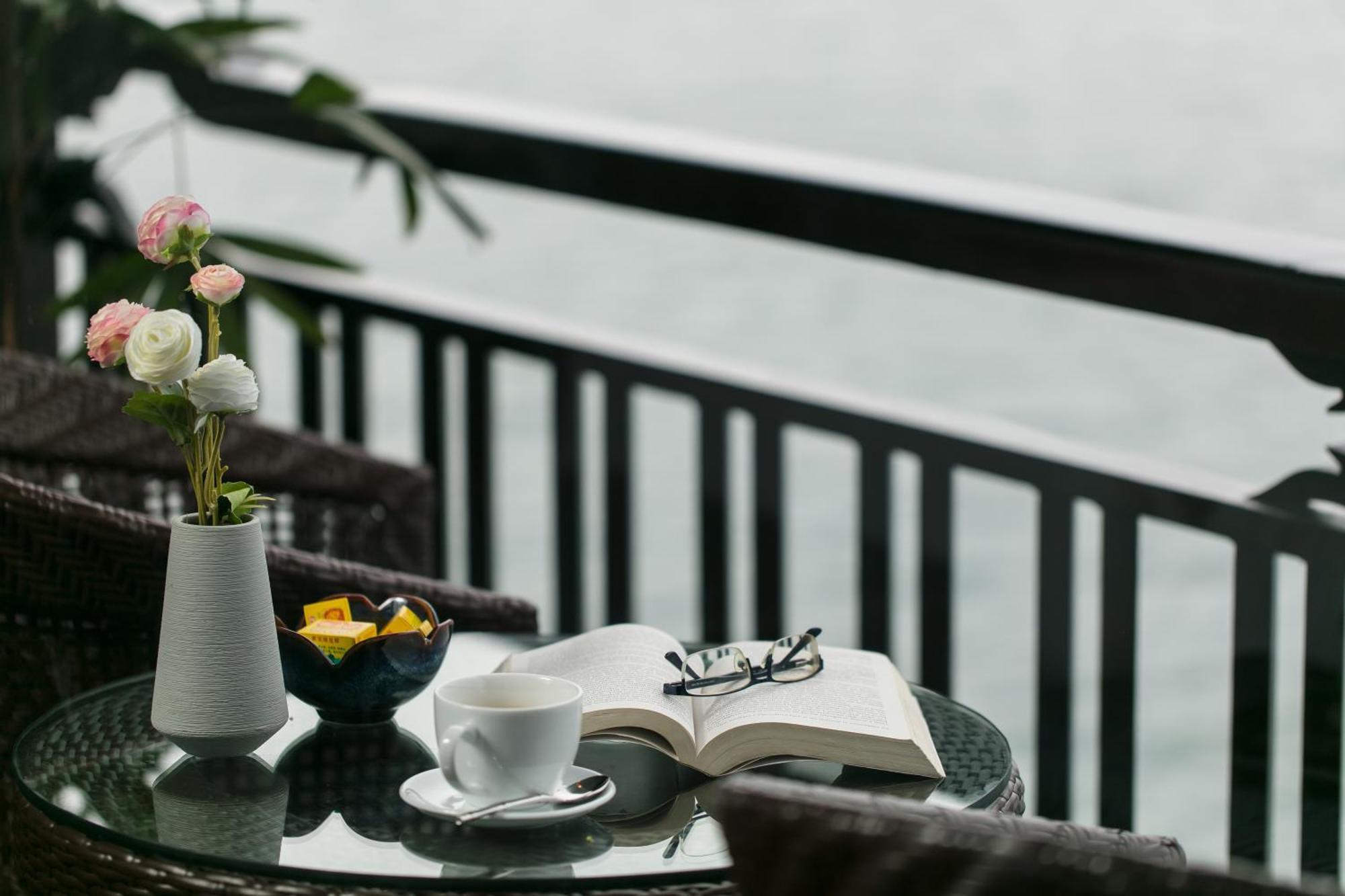Genesis Luxury Regal Cruises Hotell Ha Long Exteriör bild