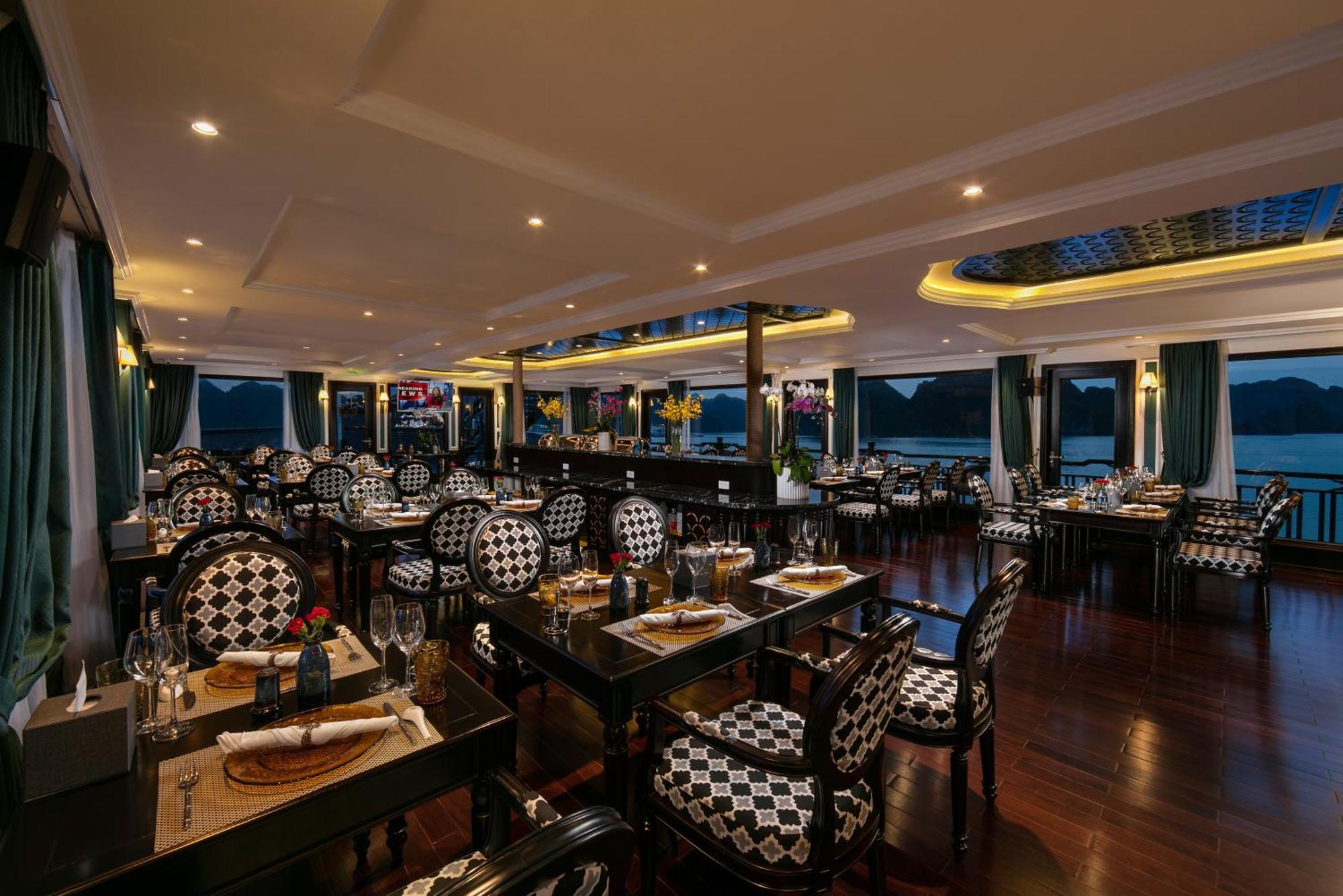 Genesis Luxury Regal Cruises Hotell Ha Long Exteriör bild