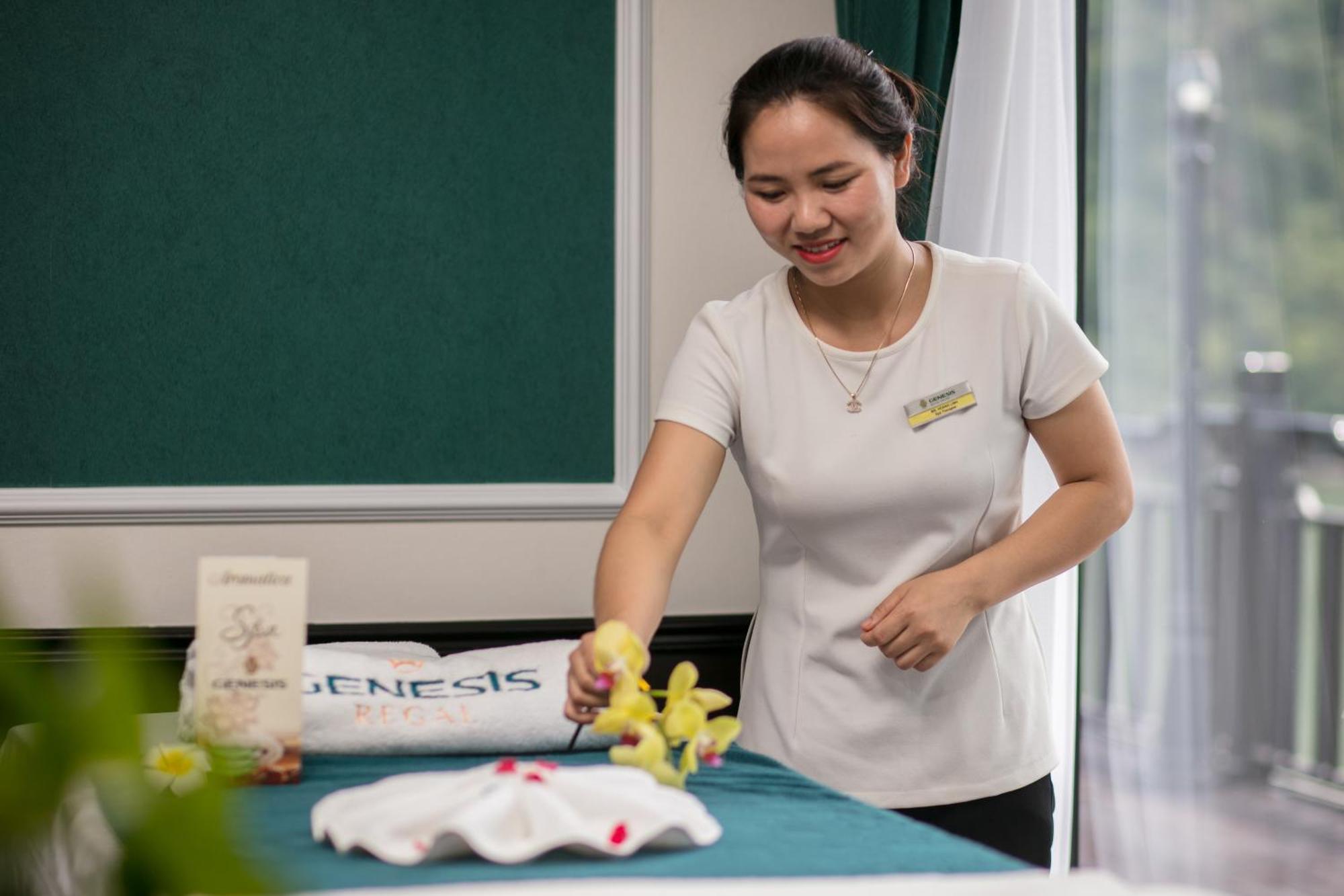 Genesis Luxury Regal Cruises Hotell Ha Long Exteriör bild